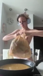 Recently i tried recording a cooking video and realized that i perform