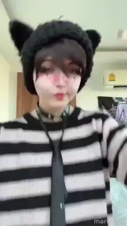 I planned a winter photoshoot but it turned into emo-punk vibe again 