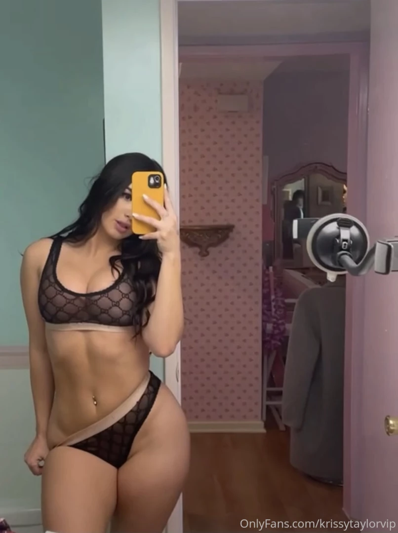 Been at the gym trying to get hotter for you babe 