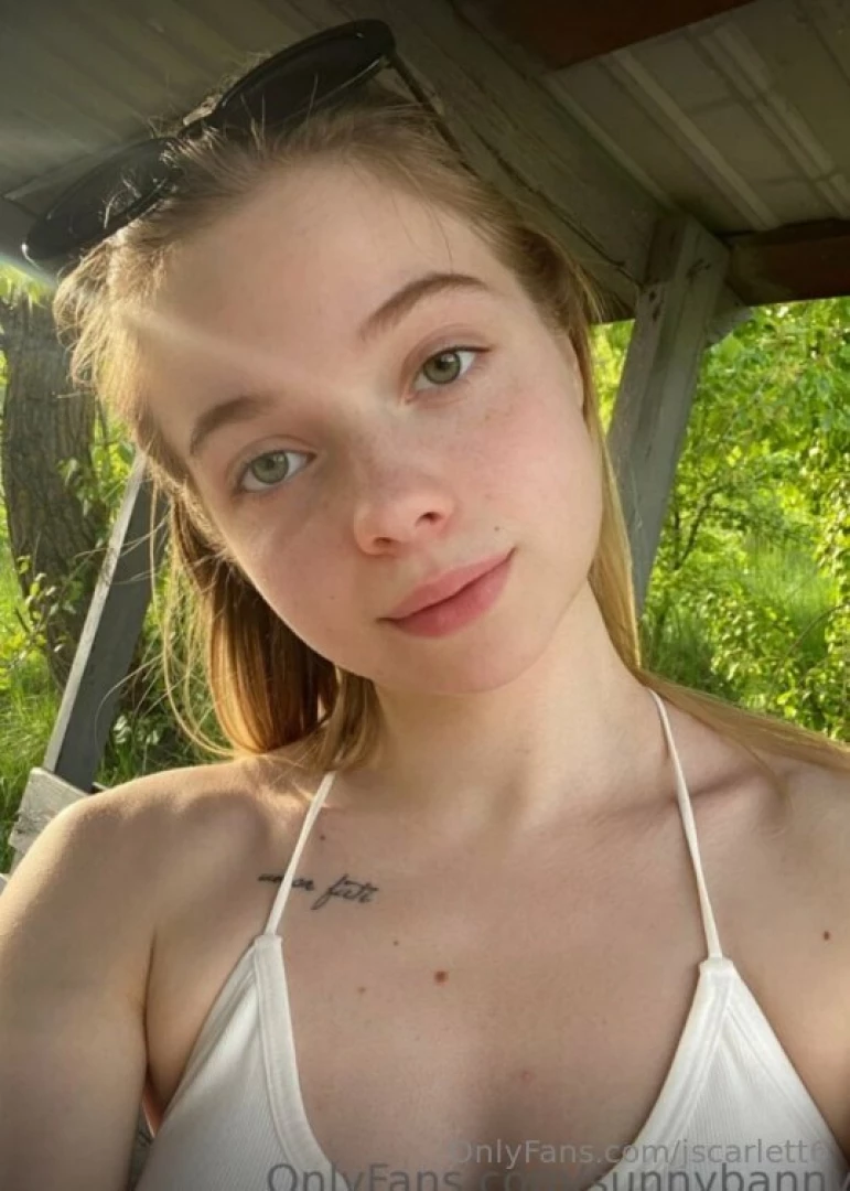 Big ass slut sunnybanny1 wants you to slap it this naughty loves to part 677 