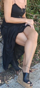 Seduta al parco ci sei