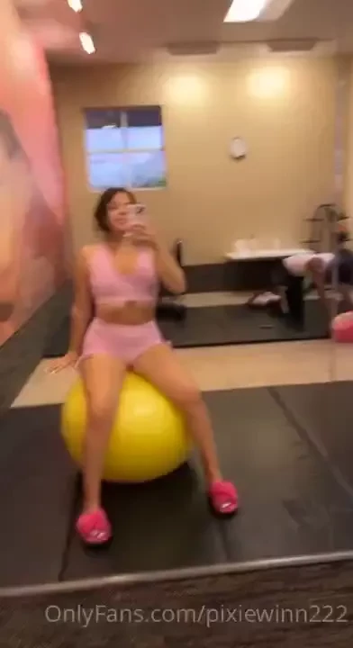 I wanna bounce on your cock like this 