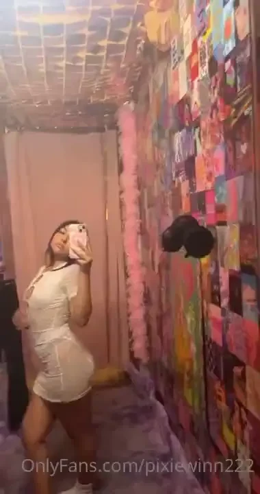 I love every single one of you send me kisses in the dms please 