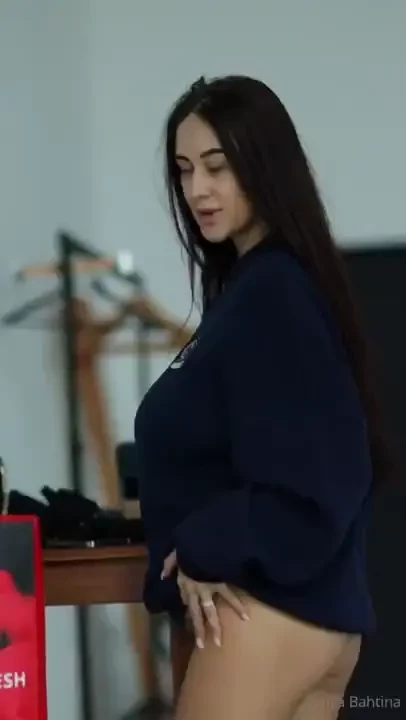 It s a mystery to u whether i m wearing underwear 