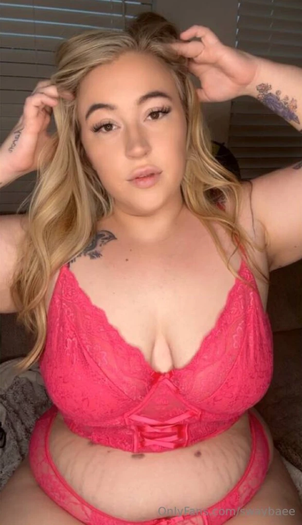 Staying up late always makes me horny 