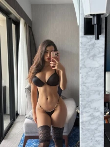 Hey babe i ve just hit nbsp 100 000 followers nbsp on onlyfans and i