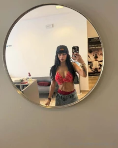 Fammi anche tu una faccia seria vediamo chi resiste di pi prima di