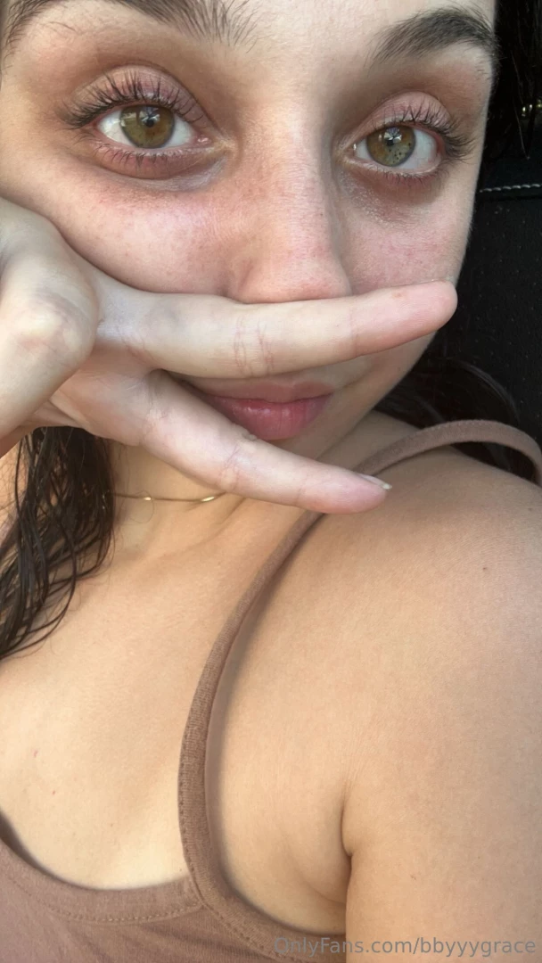 Eyes worth cumming to 