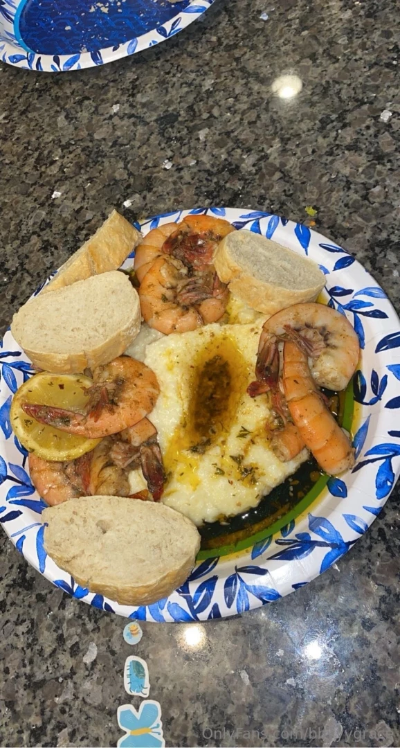 Always eatin sum good stuff 