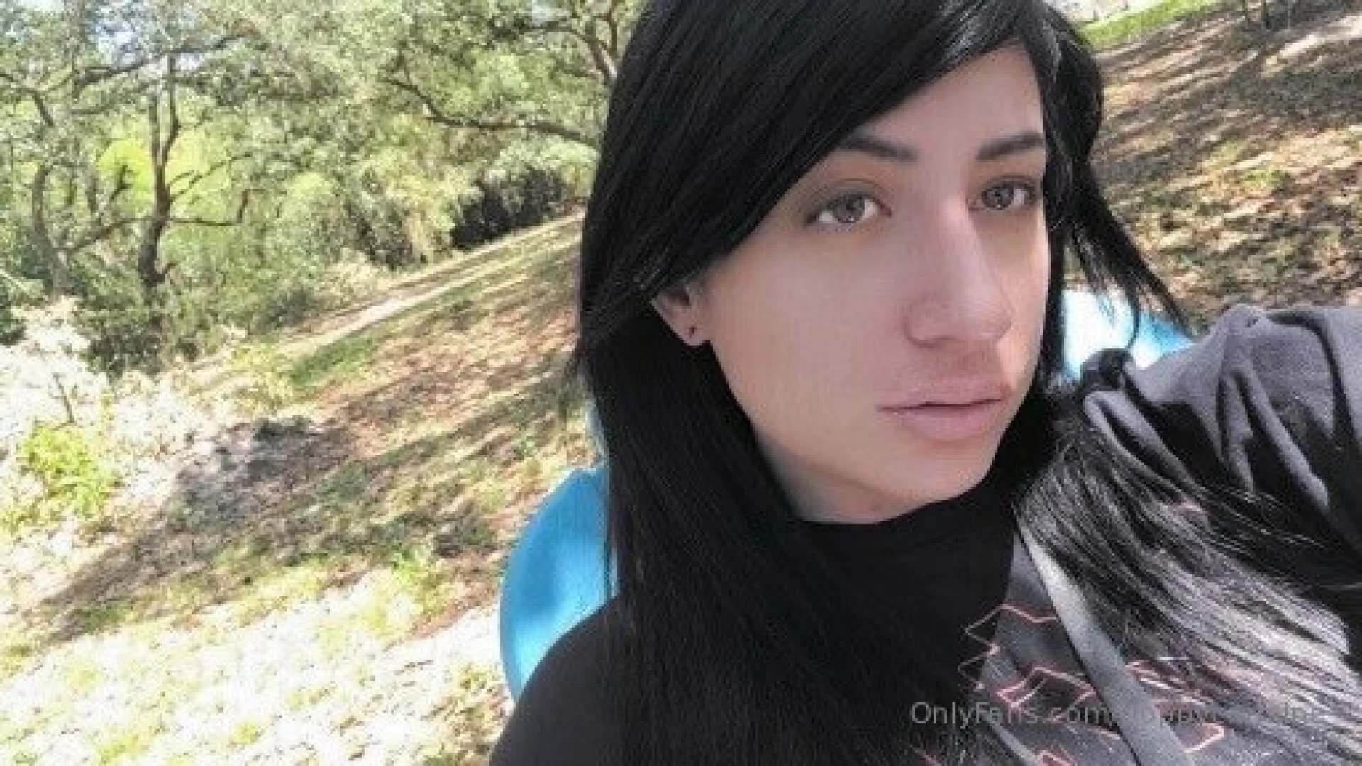 I actually hate makeup do you think i look okay enough to make content 