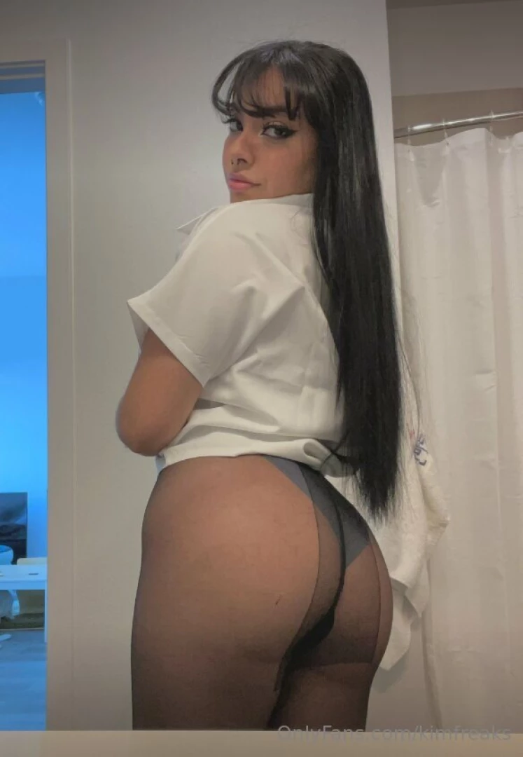 Want to see how easily tights can be ripped 