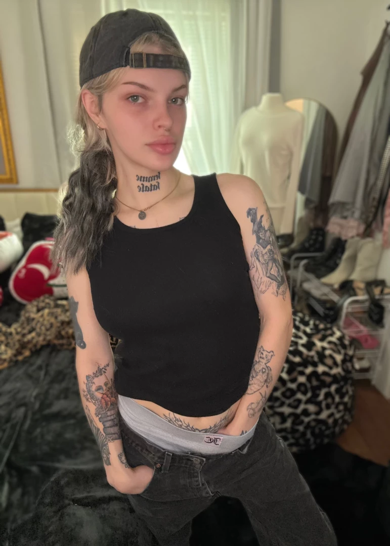Wanna know how nasty i get when i m properly fucked dm me i got some 