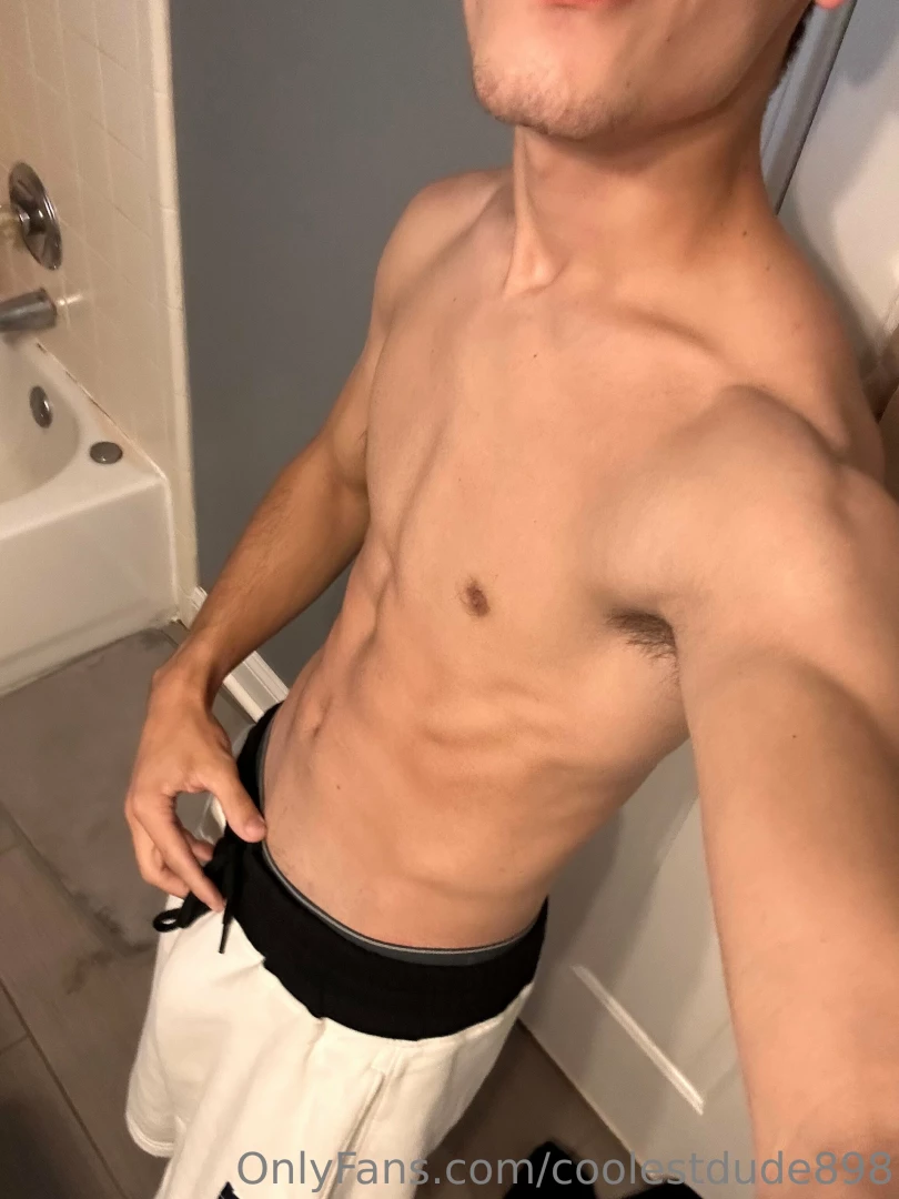 Just a bunch of nudes for you guys enjoy 