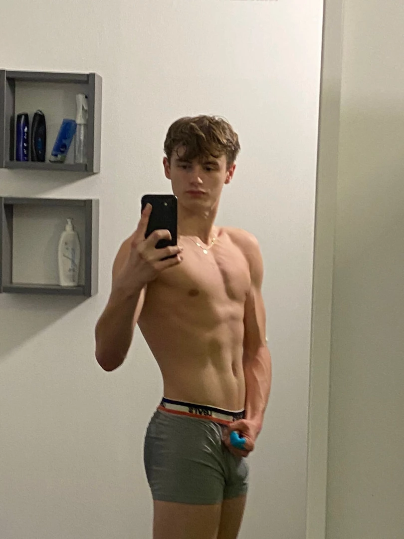 There s a new austrian twink on the block here s lennycurl for you he part 2 