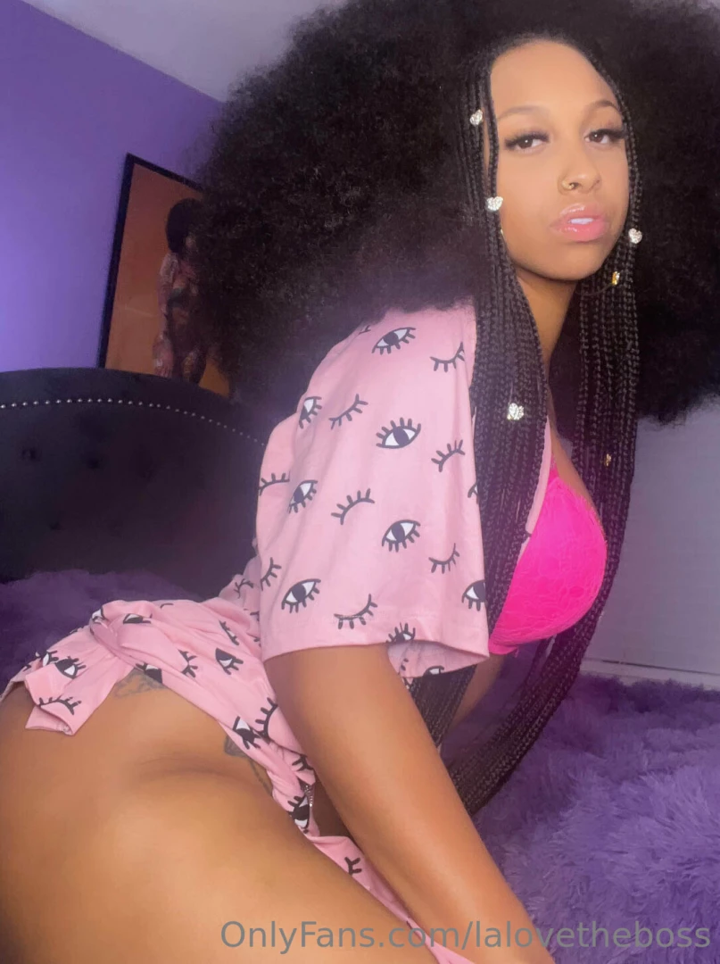 Let s sext together baby till you cum i m horny and want to touch on 