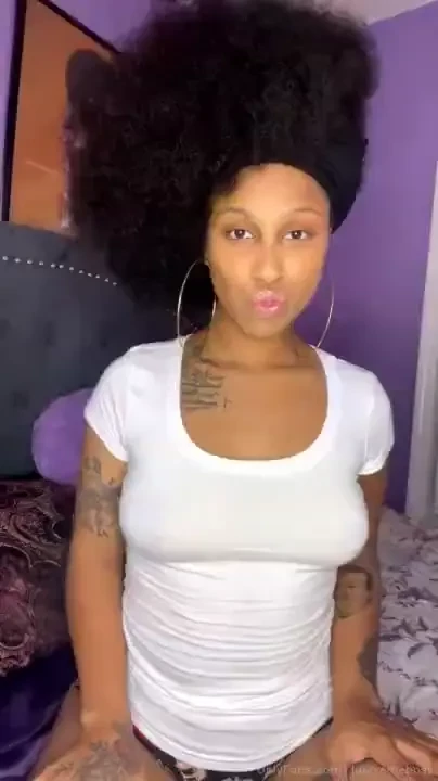 Stream started at 08 30 2022 02 09 am pajamapartyconversations tour 