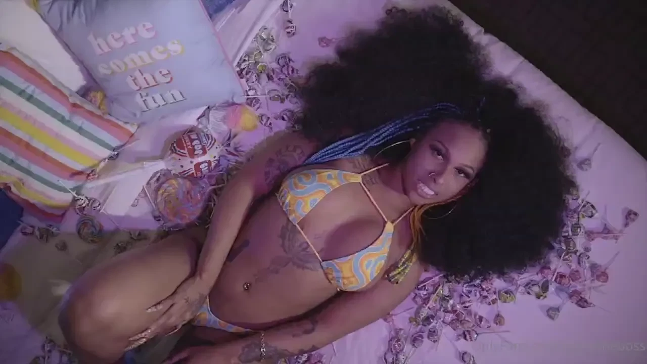 He lickkkkk me like a lollipop lollipop freestyle video out now youtu 