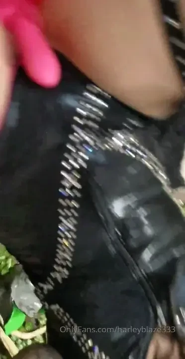 I will be camming tomorow at 8 pm on https www manyvids com profile 