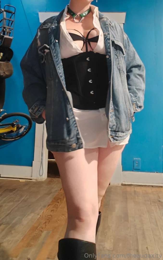 Fit check for the swingers club last night no genuine boyfriend reveal 