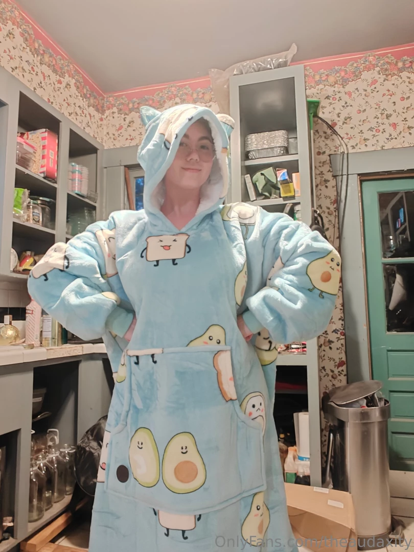 Excuse the complete lack of sex appeal in this outfit but my new part 1 