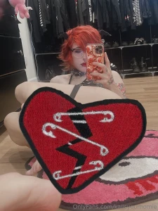 Haiiii yayy im posting yayy this set includes lots and ass and lots of