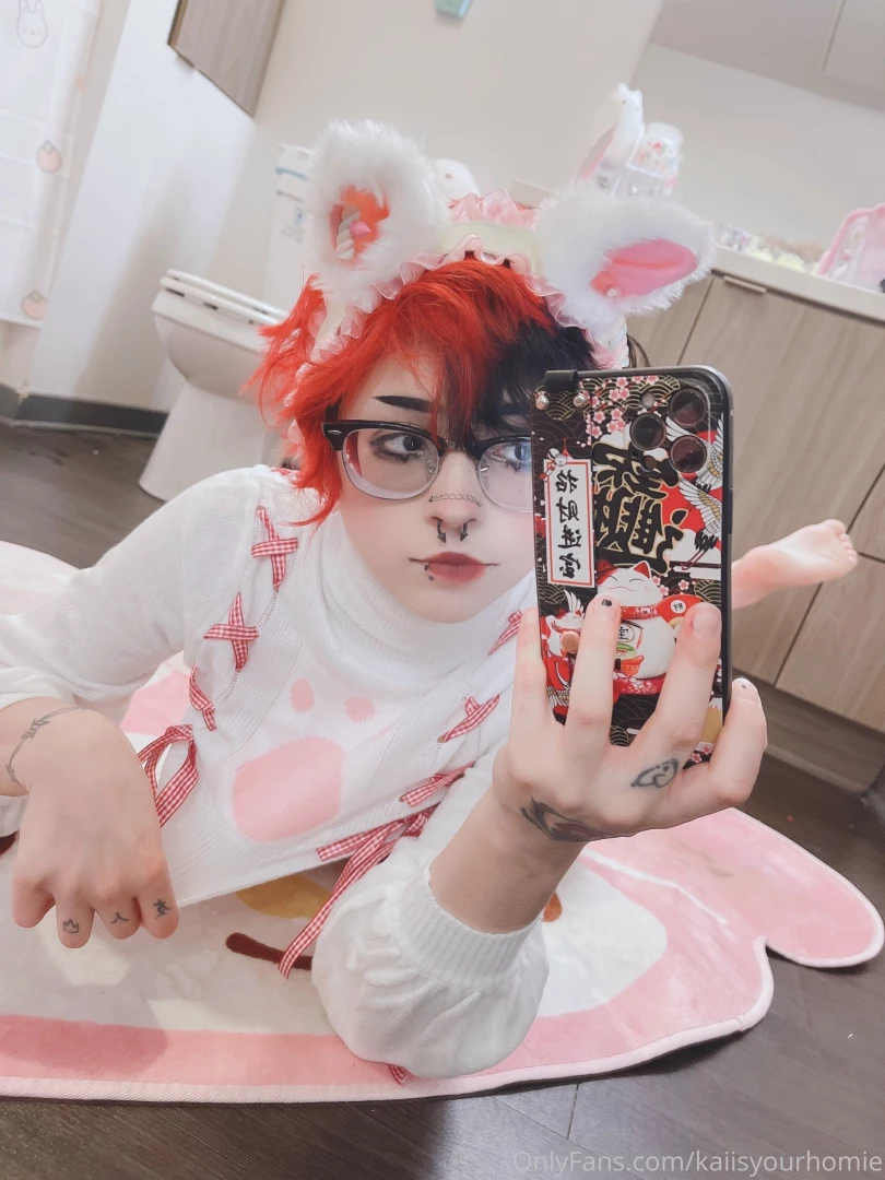 Sweater crop top with pasties p white catboy for today look at my tail 