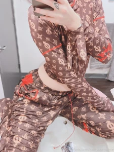 I didn t know what clothes to wear for this set so i asked cap and he