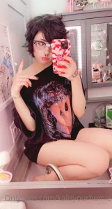 Hey 3 jus chillin in the sink enjoy the nip slip
