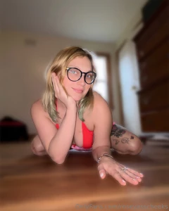 Guess what naughty things i m doing rn