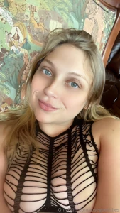 Feeling a little bored anyone here to help me release some heat