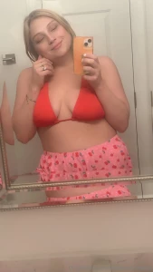 A quick mirror selfie would you like a quickie too