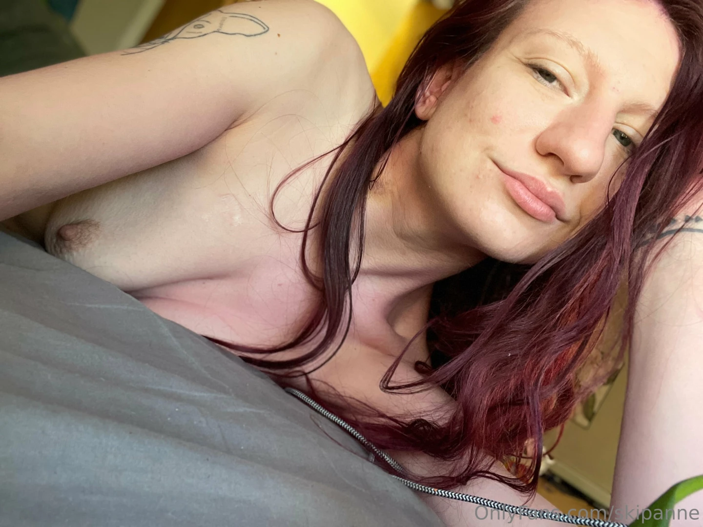 Morning pics my skin is pink cuz i added color to my hair yesterday part 3 