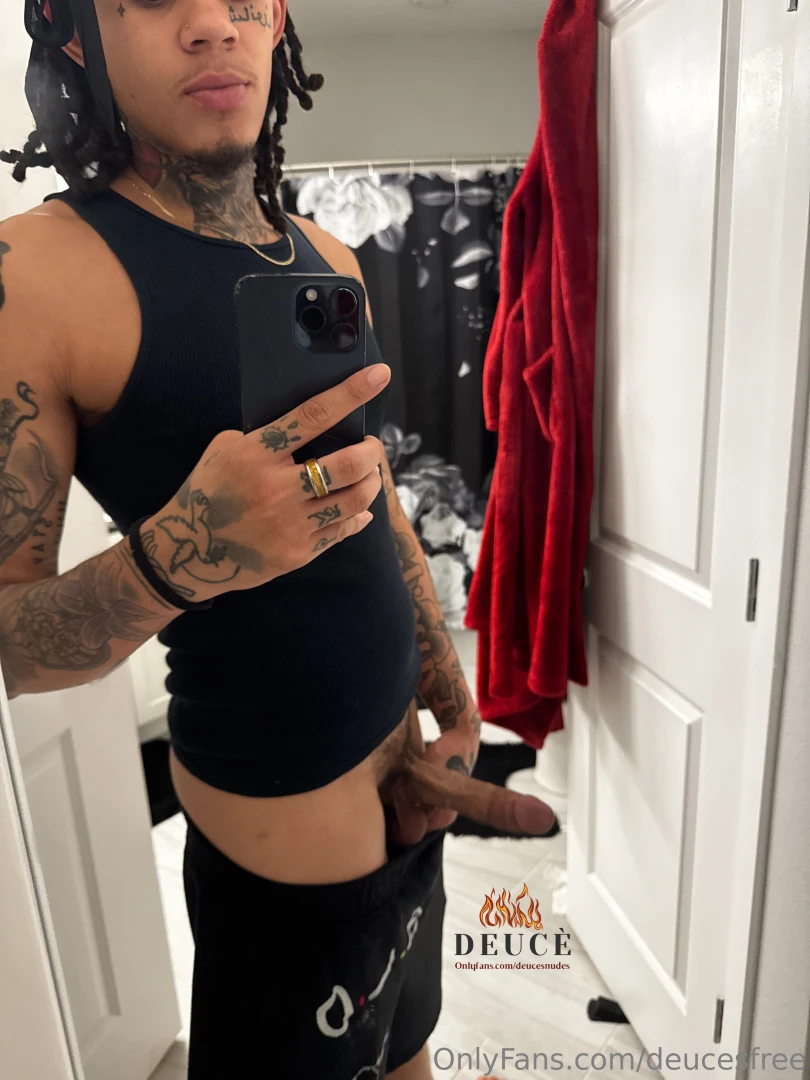 Just posted some new vids deucesnudes 