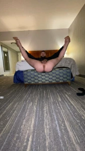 Little hotel stay first thing you gotta do take a few pics part 9