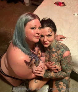 Mmmmmmm noelleariella is soooo hotttt you should go sub to her