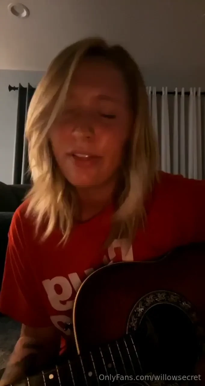 I can t help but sing every night that i can t sleep want me to sing 