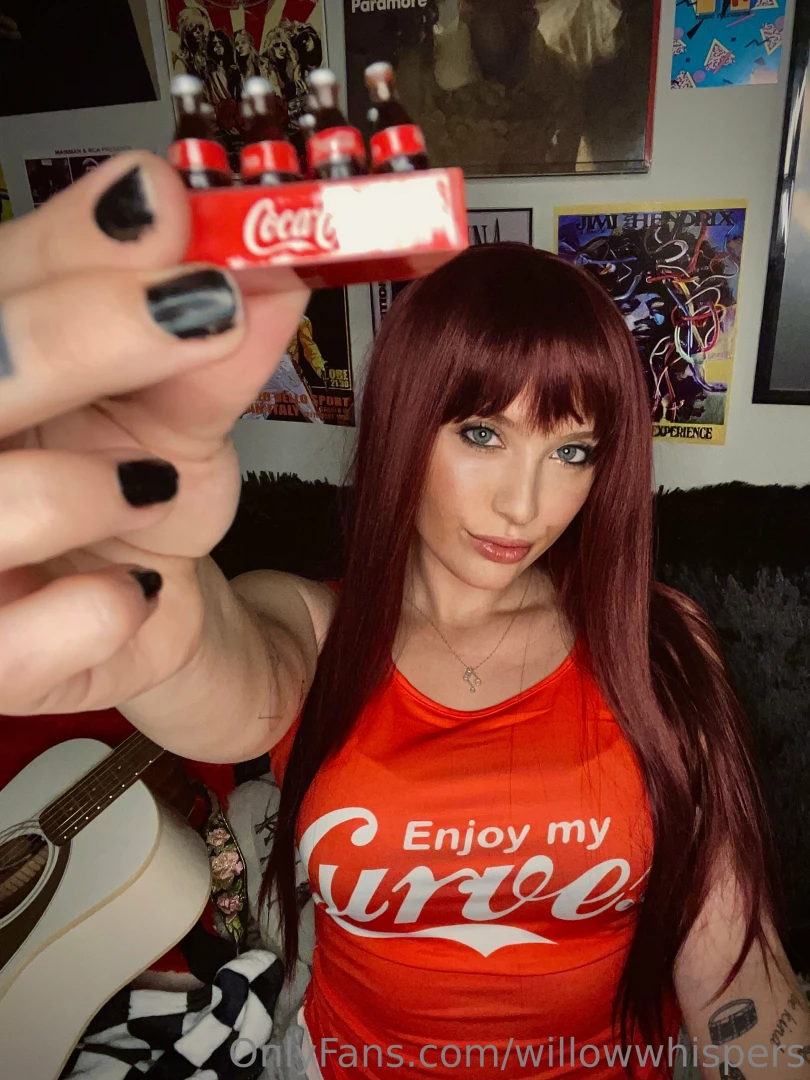 This cute little case of soda pop has been my absolute favorite asmr 