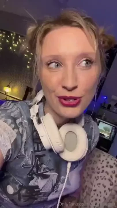 Hurry i need some inspo to write my next song what poem comes to mind 