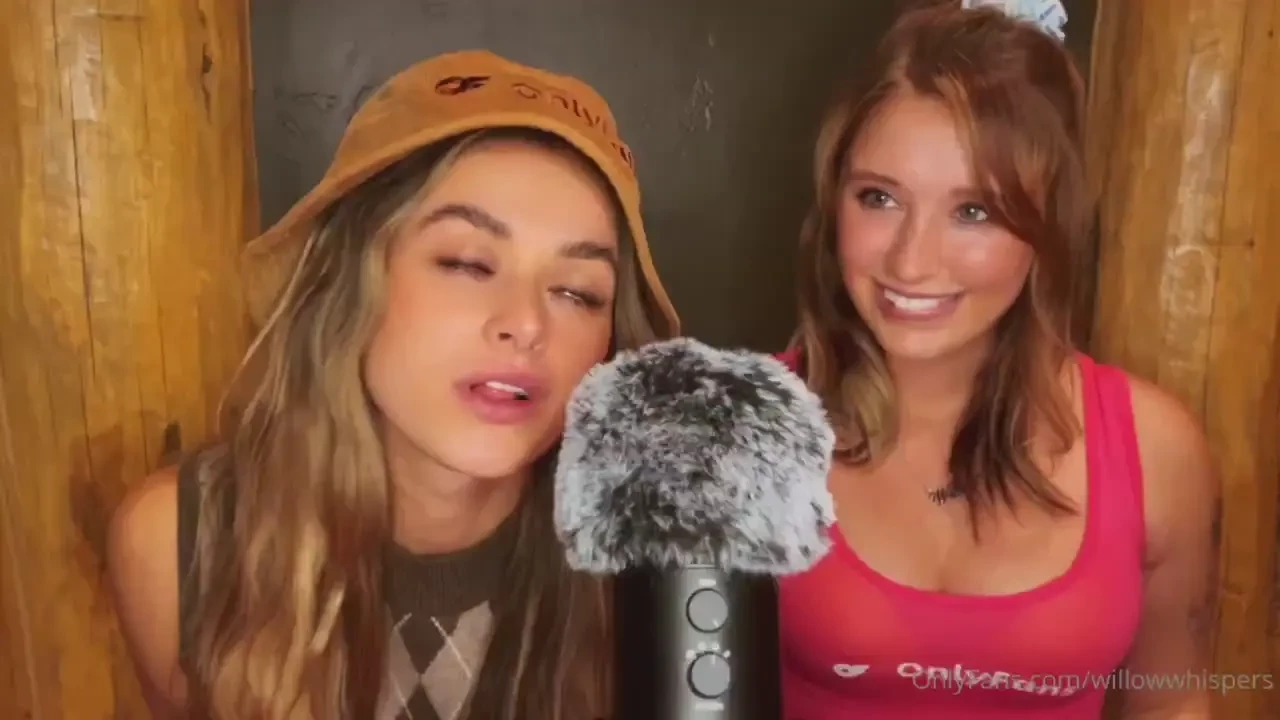 Giving wren some personal attention and allllllll the tingles in this 