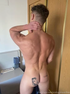 My neck hurts massage anyone