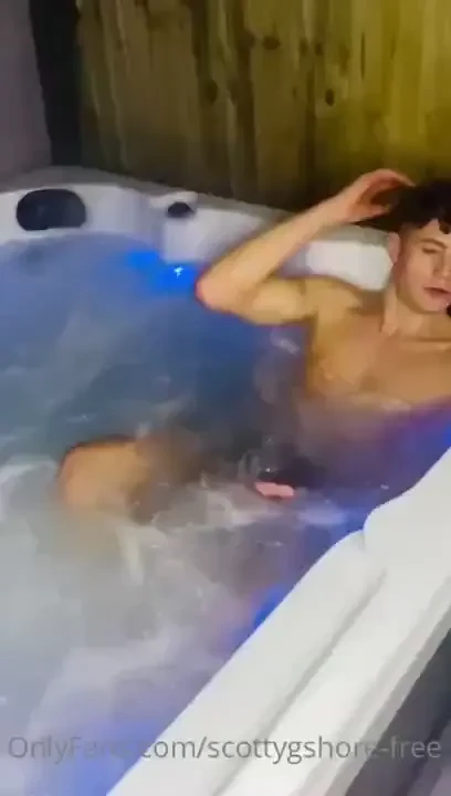 Summer nights in the hottub just missing someone to get on top to ride 