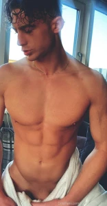 Describe me in three words describe my onlyfans in three words