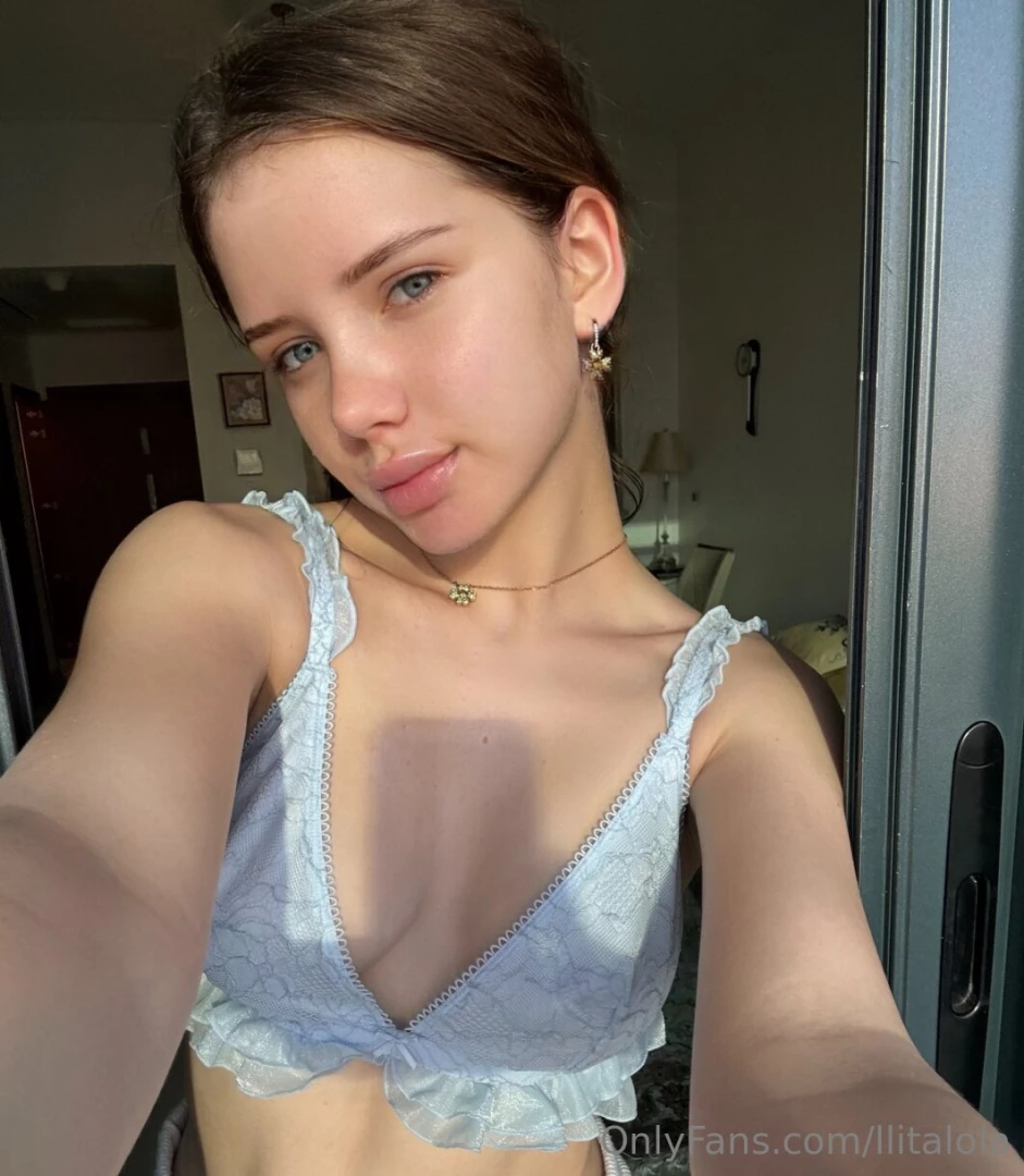 Minidiana her minidiana mouth and pussy are soaking wet and hot for part 112 