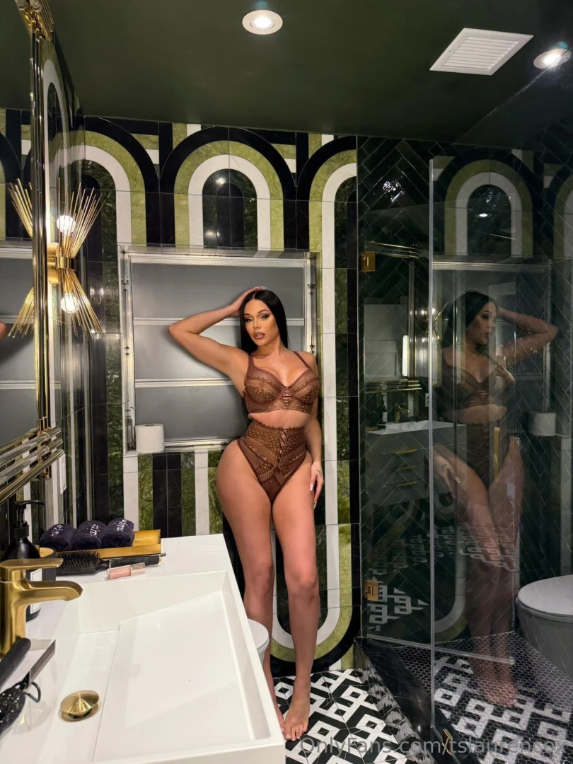 I m the only kind of girl who s good for a threesome 