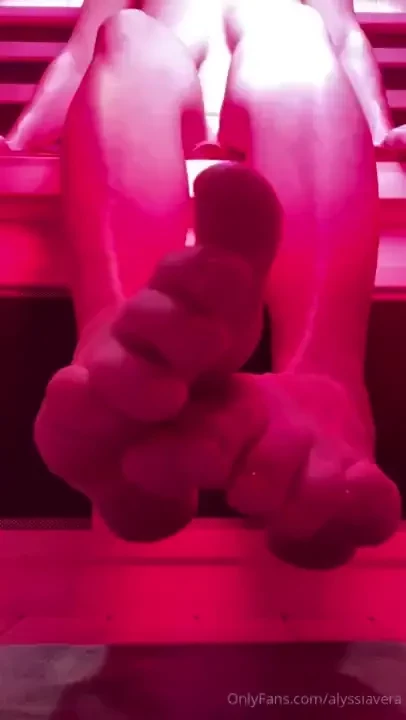 Any freaky foot fetish fans today 