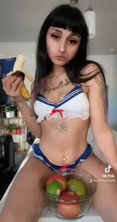 When your a vegetarian and the last banana is going bad 