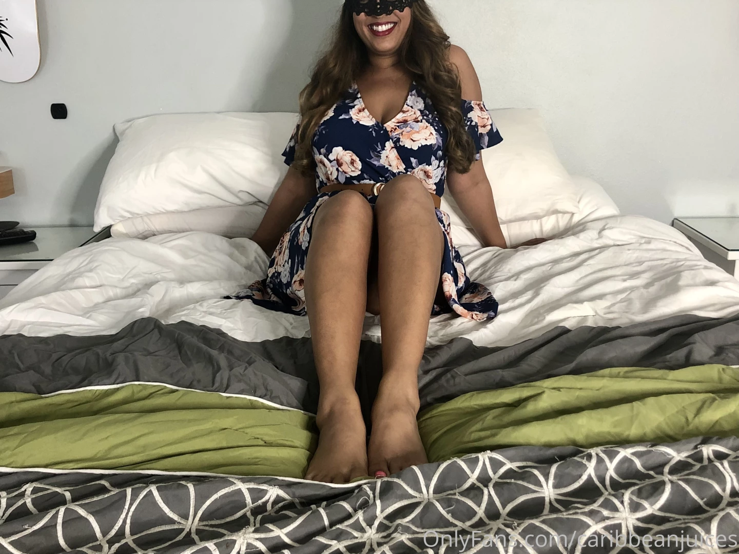 I m waiting for you baby thinking naughty thoughts watch me spread my part 1 