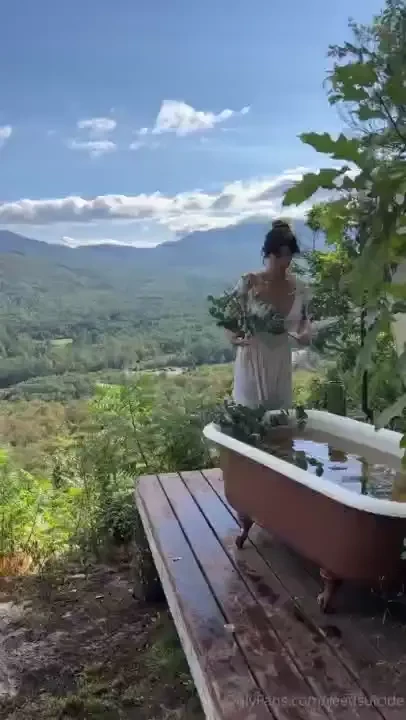 Don t miss out on the cliffside nude soak it s 4 minutes long 