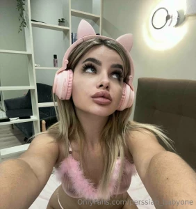 Baby do you like computer games i can be your sexiest character