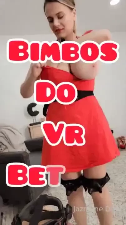 Beat saber is so much harder with these huge tits bouncing everywhere 